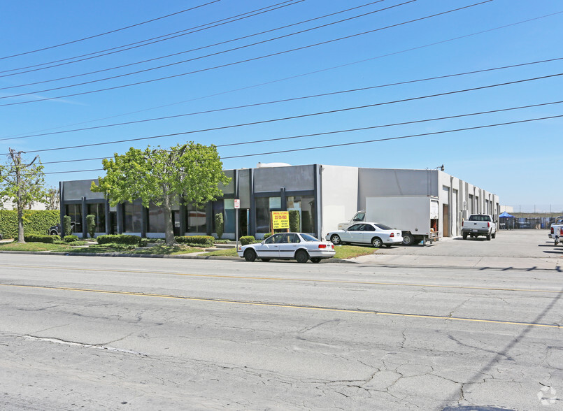 9618 Santa Fe Springs Rd, Santa Fe Springs, CA à louer - Photo principale – Image 1 sur 16