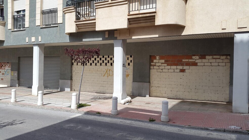 Local commercial dans Atarfe, Granada à vendre - Photo de l’immeuble – Image 1 sur 6