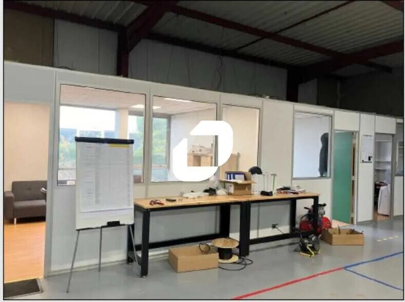 Bureau dans Villebon-sur-Yvette à louer - Photo de l’immeuble – Image 3 sur 4