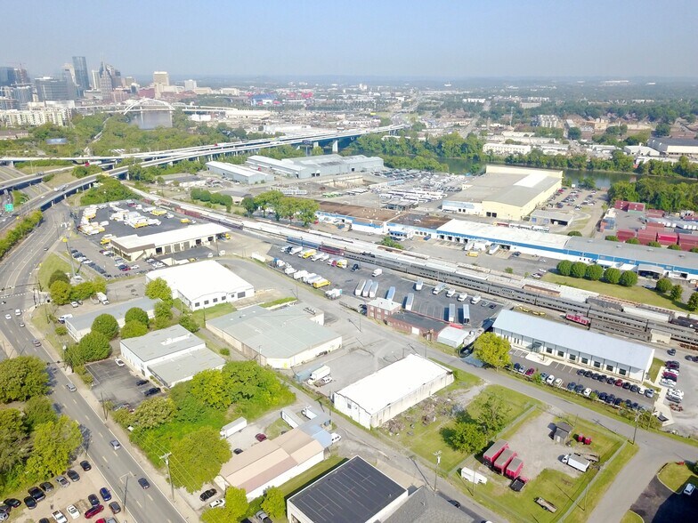 217 Willow St, Nashville, TN à louer - Photo de l’immeuble – Image 3 sur 13