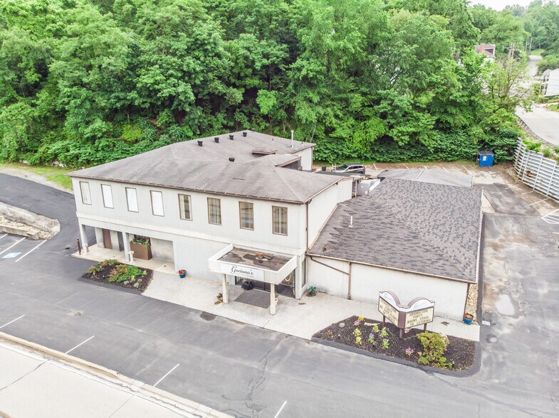 1617 Banksville Rd, Pittsburgh, PA à louer - Photo de l’immeuble – Image 3 sur 24