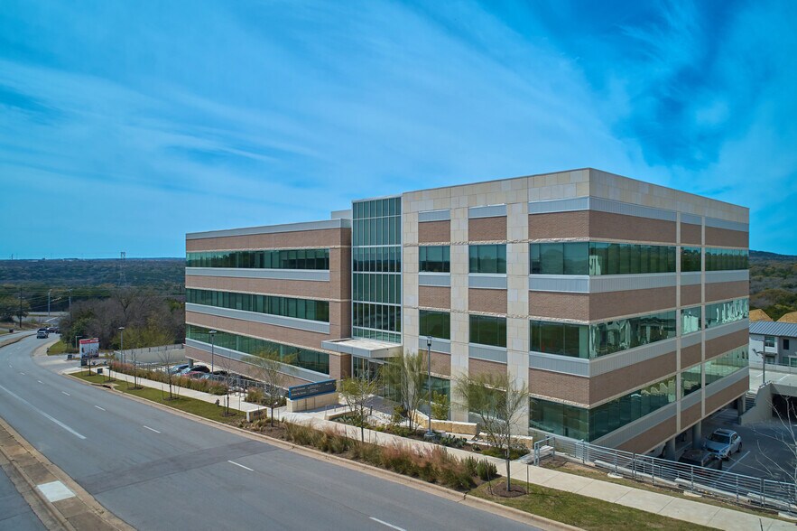 2530 Walsh Tarlton Ln, Austin, TX à louer - Photo de l’immeuble – Image 2 sur 3