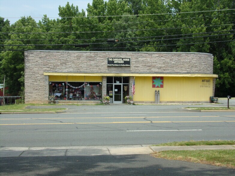 612 W Main St, Locust, NC à vendre - Photo de l’immeuble – Image 3 sur 4