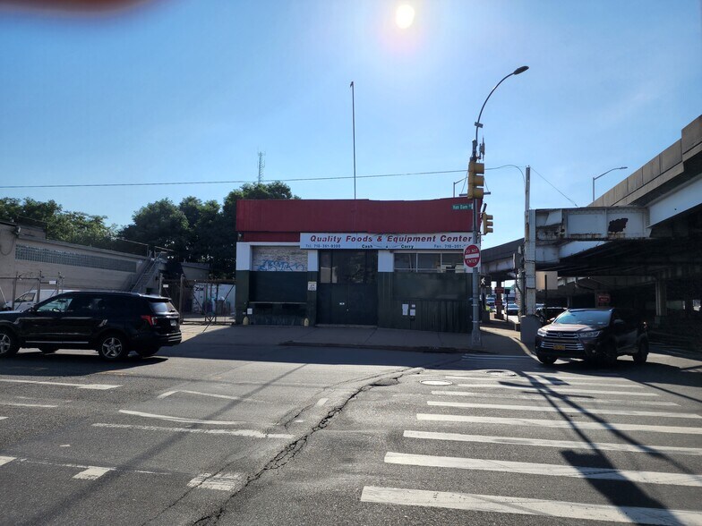4965 Van Dam St, Long Island City, NY à louer - Photo de l’immeuble – Image 2 sur 5