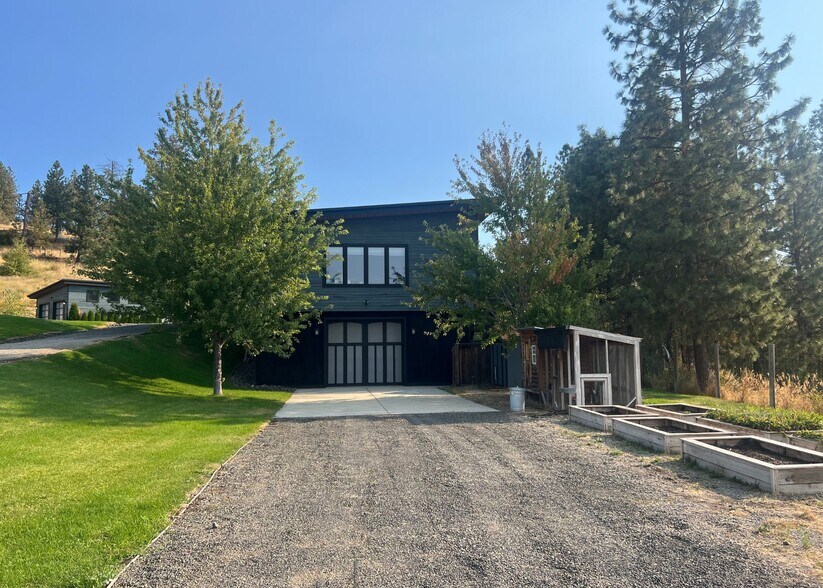 17323 N Lower Greenbluff Rd, Colbert, WA à vendre - Photo principale – Image 1 sur 3