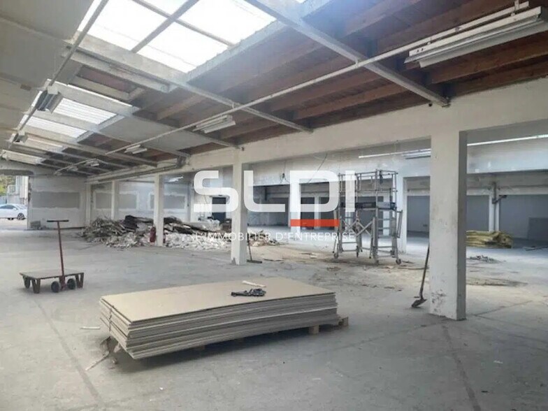 Bureau dans Villeurbanne à louer - Photo de l’immeuble – Image 3 sur 8
