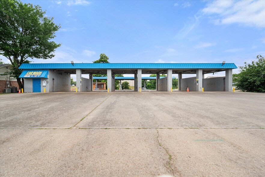223 Oaklawn Ave, Corsicana, TX à vendre - Photo de l’immeuble – Image 1 sur 18