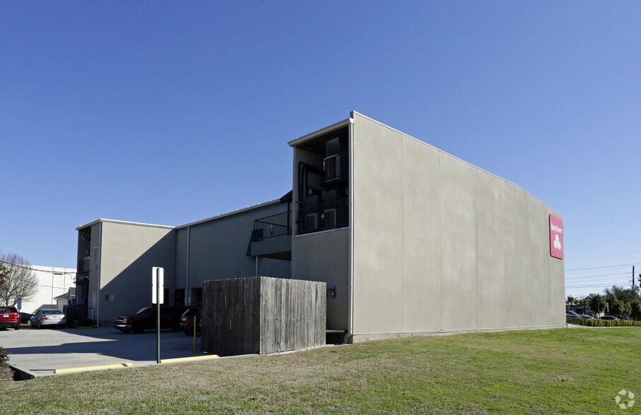 4203 Williams Blvd, Kenner, LA à louer - Photo de l’immeuble – Image 2 sur 2