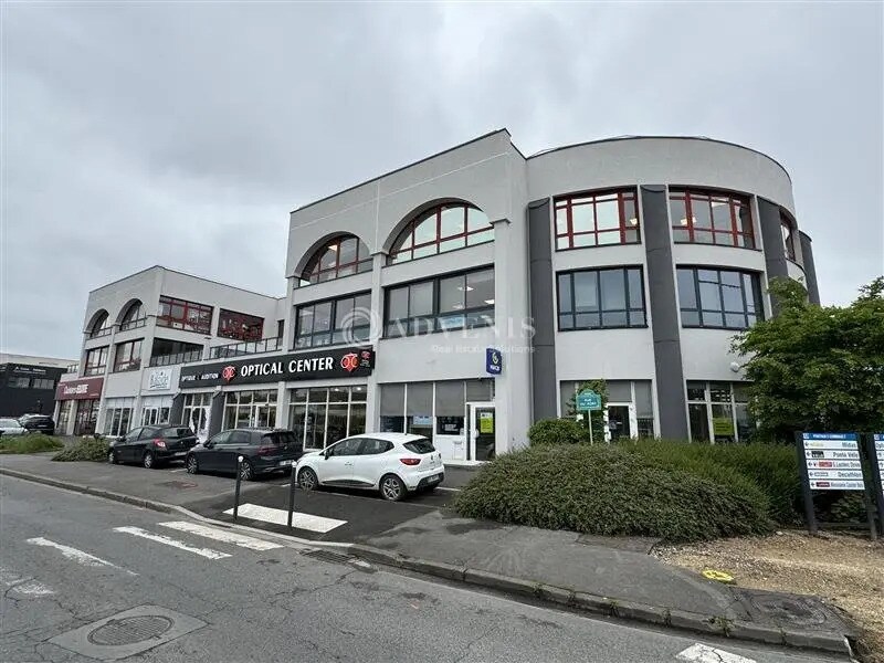 Bureau dans Pontault-Combault à louer Photo de l’immeuble– Image 1 sur 11