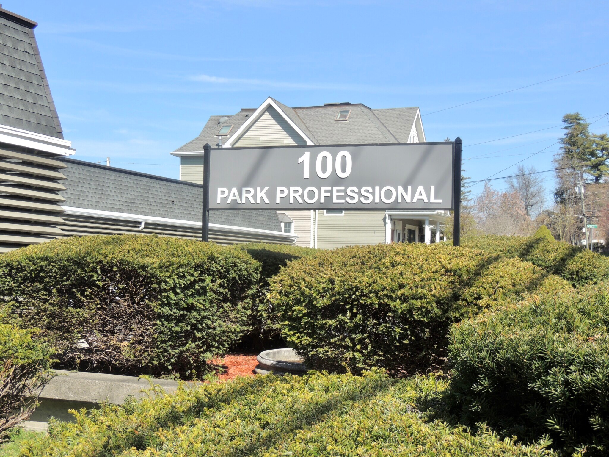 100 S Highland Ave, Ossining, NY à louer Photo de l’immeuble– Image 1 sur 30