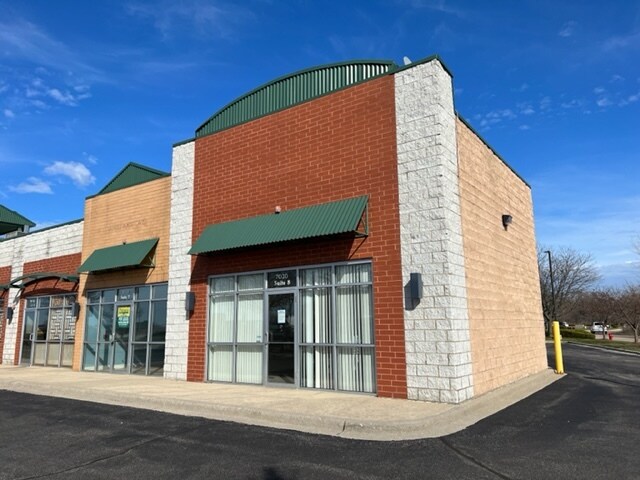 7020 Huntley Rd, Carpentersville, IL à louer - Photo de l’immeuble – Image 2 sur 7