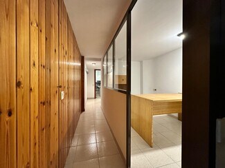 Plus de détails pour Local commercial à louer