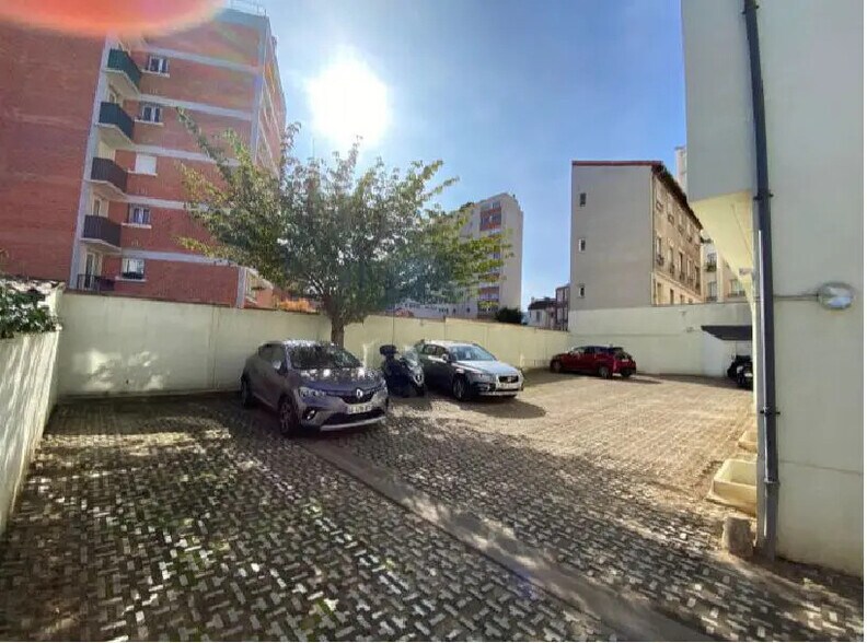 Bureau dans Joinville-le-Pont à louer - Photo de l’immeuble – Image 2 sur 7