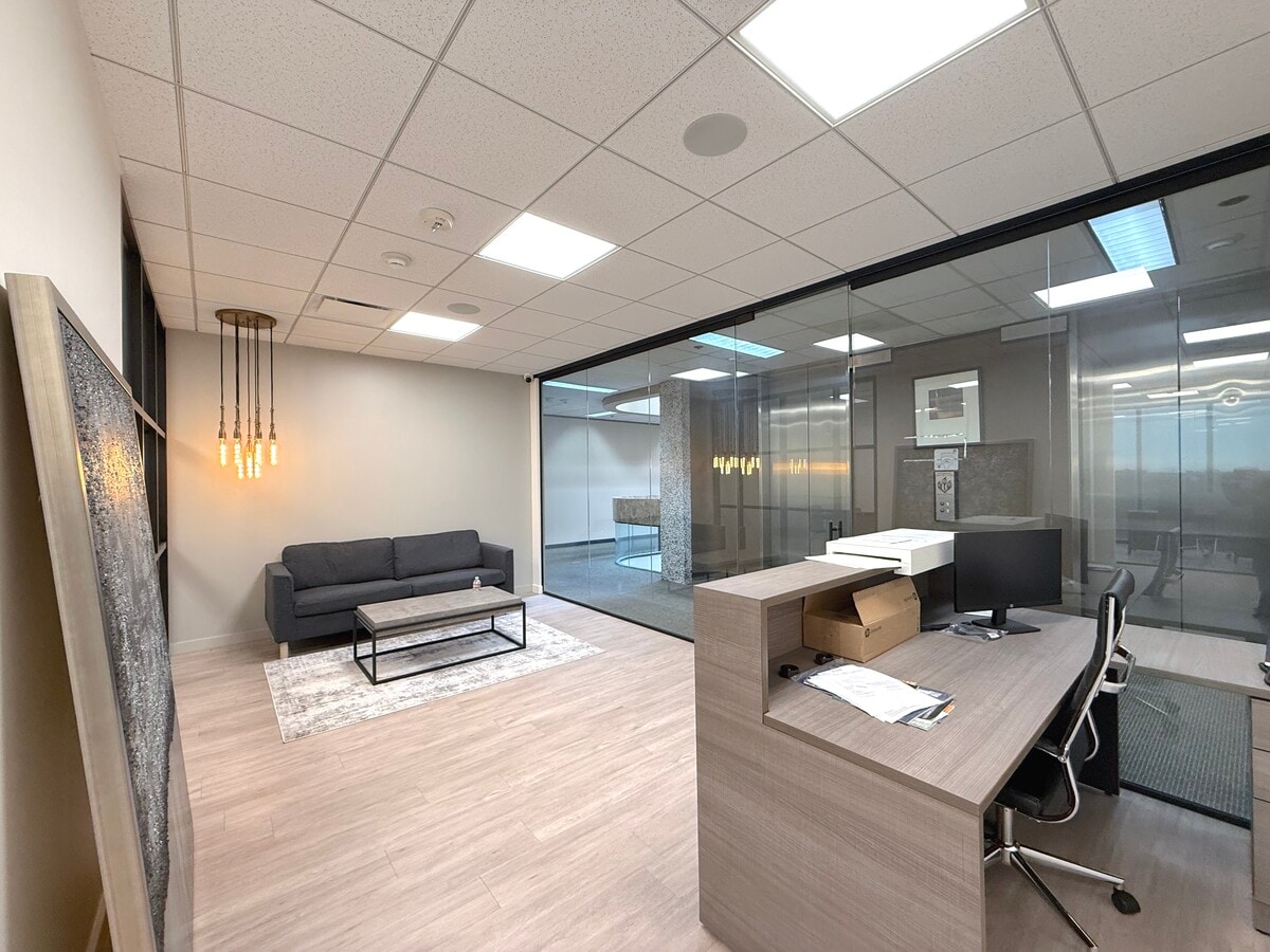 6100 Corporate Dr, Houston, TX 77036 - Lot 4-G - - Photo intérieure - Image 2 of 10