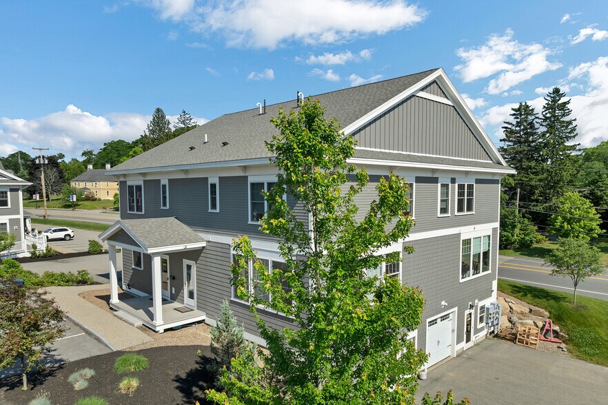 Seacoast’s Premier Commercial Mixed-Use portefeuille de 2 biens à vendre sur LoopNet.fr - Photo de l’immeuble – Image 2 sur 11