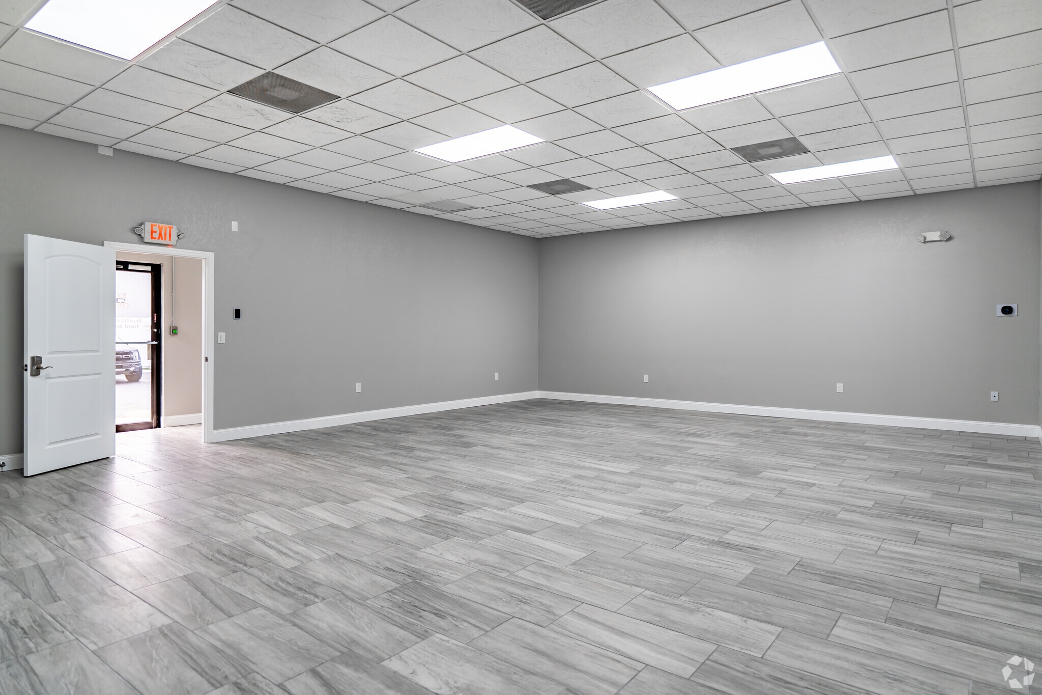 13246 38th St N, Clearwater, FL à louer Photo intérieure– Image 1 sur 1