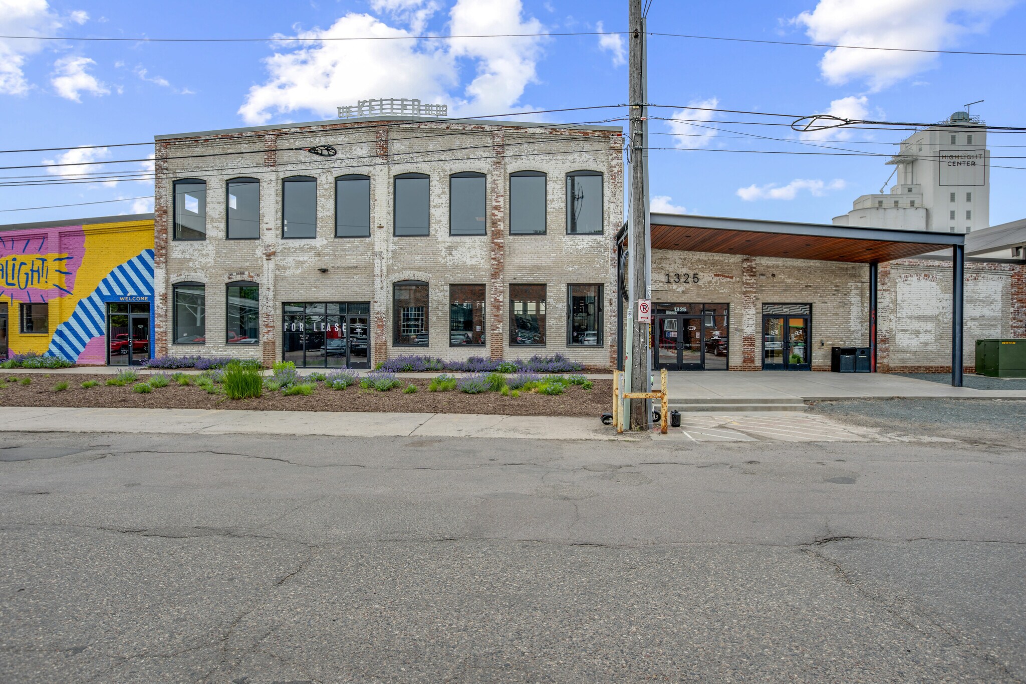 1325 Quincy St NE, Minneapolis, MN à louer Photo de l’immeuble– Image 1 sur 29