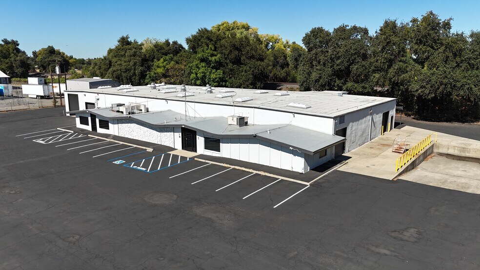 820 E St, West Sacramento, CA à vendre - Photo de l’immeuble – Image 1 sur 12