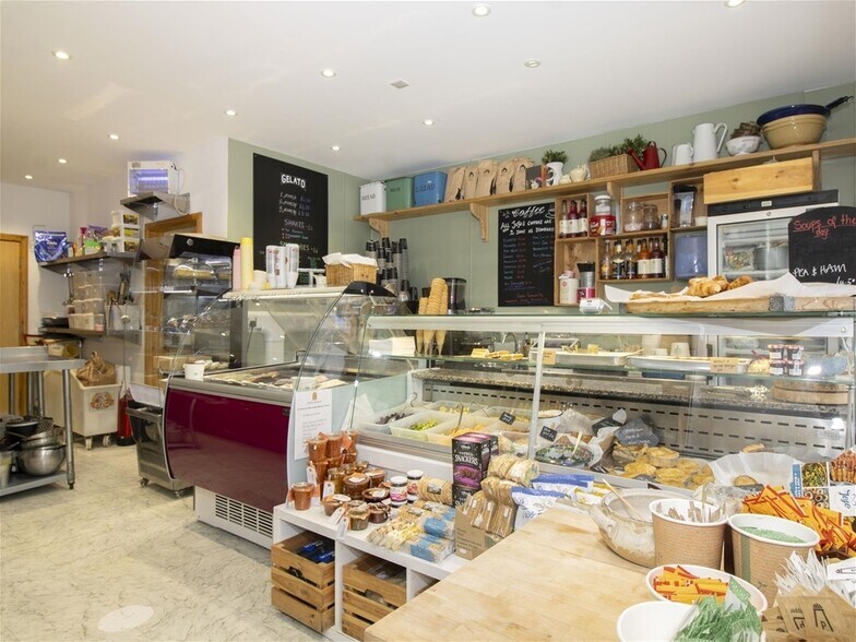 Jojo Deli, Ullapool à vendre - Photo de l’immeuble – Image 2 sur 11