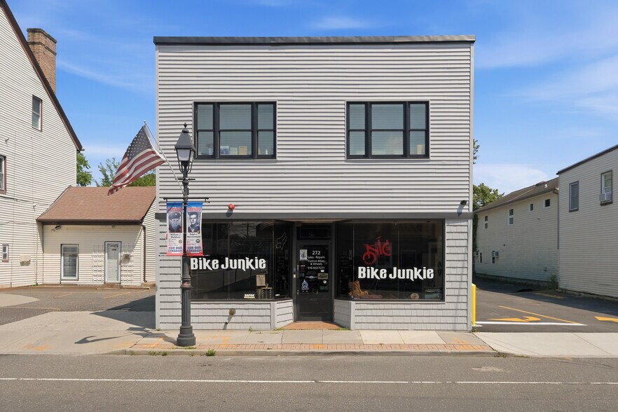 272 Broadway, Bethpage, NY à vendre - Photo de l’immeuble – Image 3 sur 51