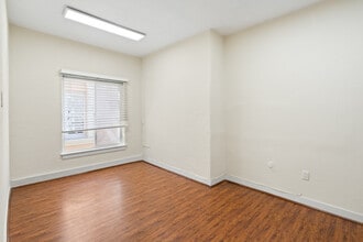 1927-1949 Westwood Blvd, Los Angeles, CA à louer Photo intérieure– Image 2 sur 7