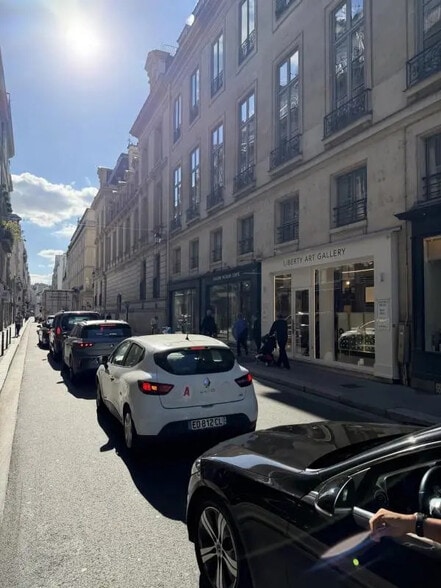 2 Rue Des Saints-Pères, Paris à louer - Photo de l’immeuble – Image 2 sur 4