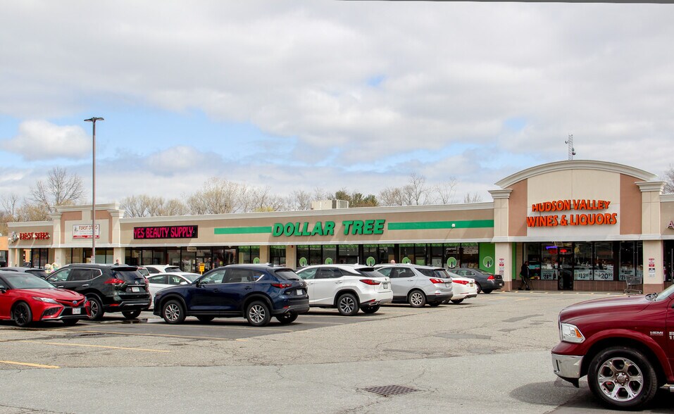 125-157 Dolson Ave, Middletown, NY à louer - Photo de l’immeuble – Image 2 sur 17