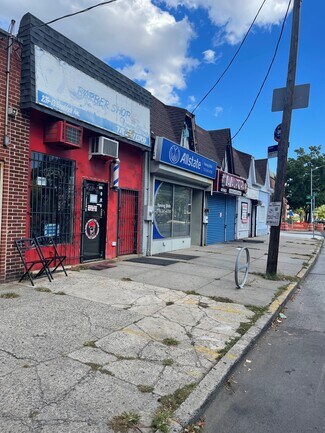 Plus de détails pour 23915 Braddock Ave, Bellerose, NY - Local commercial à louer
