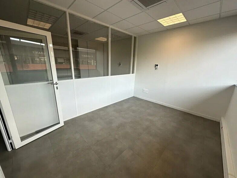 Bureau dans Reims à louer - Photo de l’immeuble – Image 2 sur 6