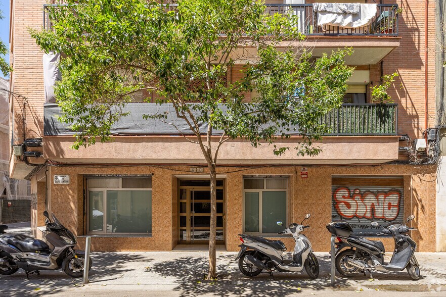 Carrer De Sant Antoni, 10-12, L'Hospitalet de Llobregat, Barcelona à louer - Photo de l’immeuble – Image 2 sur 3