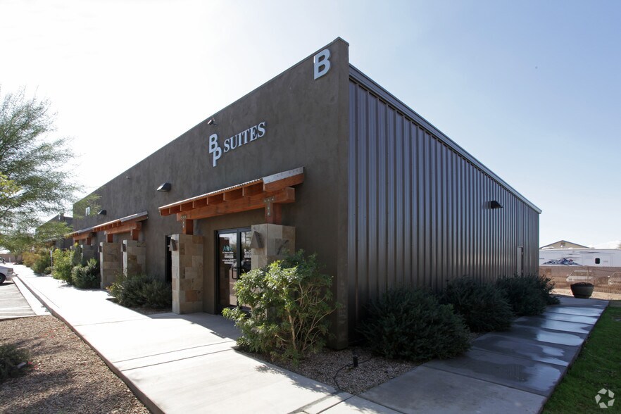 820 W Cottonwood Ln, Casa Grande, AZ à louer - Photo de l’immeuble – Image 3 sur 3