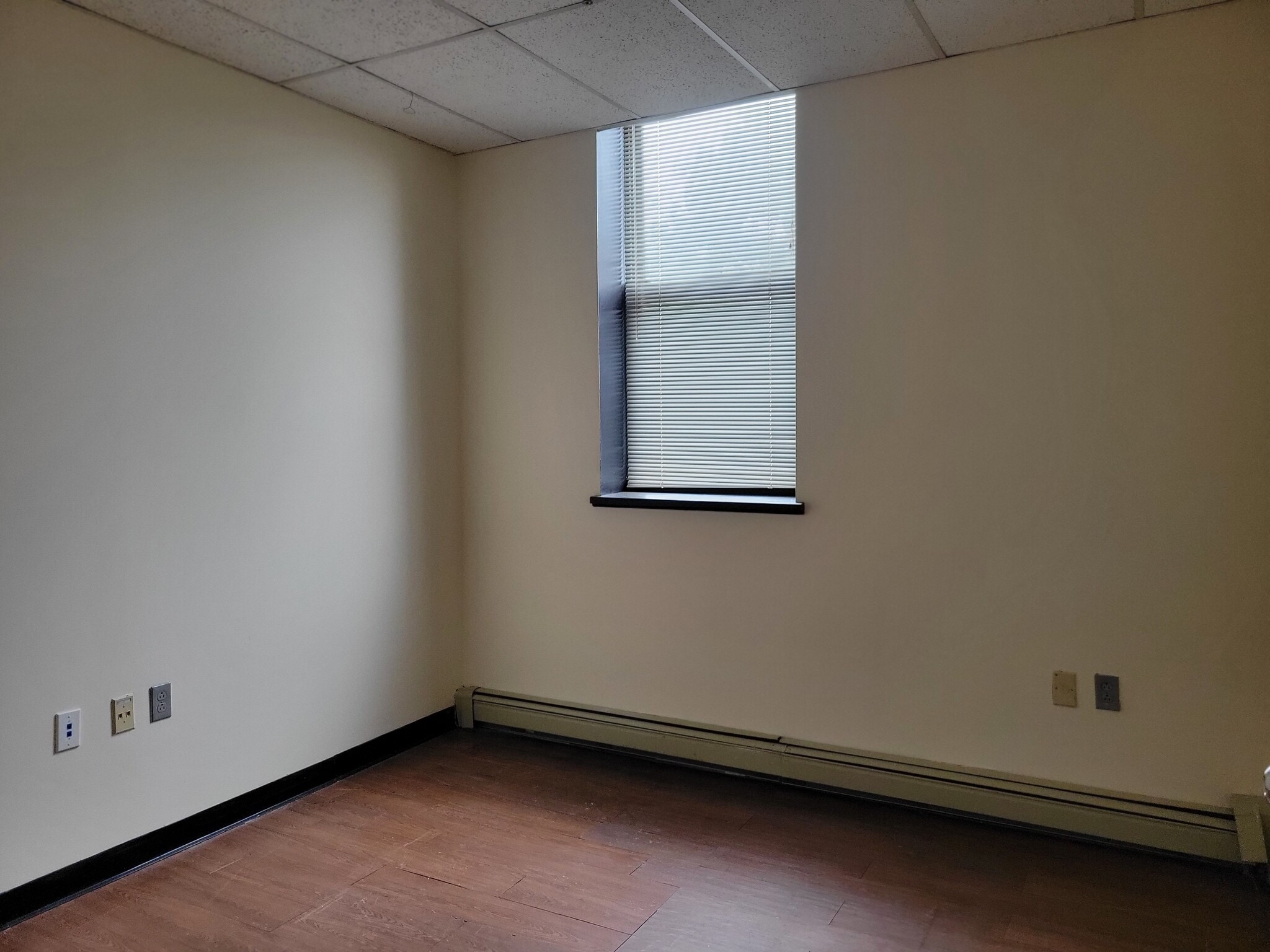 15 Ackerman Ave, Clifton, NJ à louer Photo intérieure– Image 1 sur 6