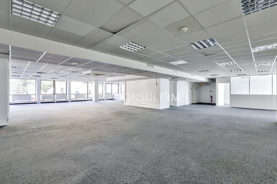 Bureau dans Saint-Cloud à vendre - Photo intérieure – Image 1 sur 13