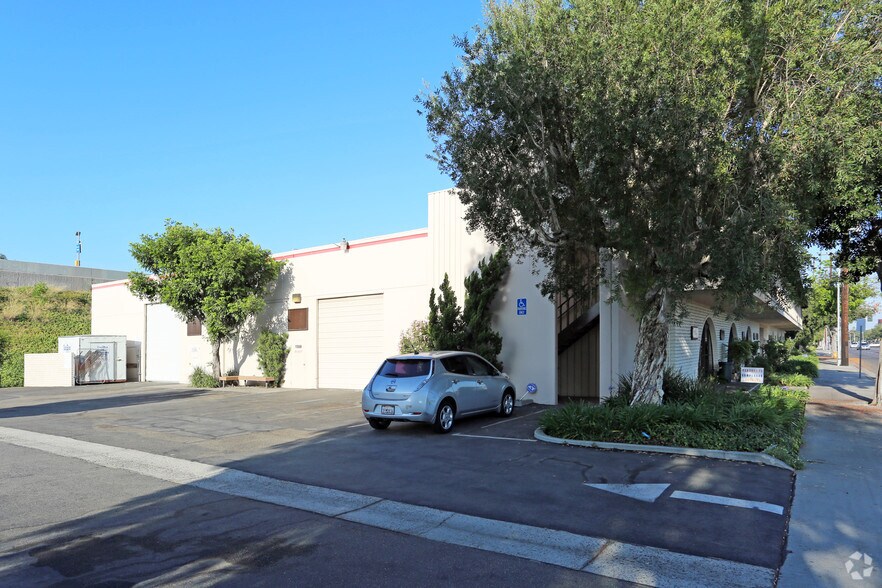 13512-13522 Newhope St, Garden Grove, CA à louer - Photo de l’immeuble – Image 2 sur 4