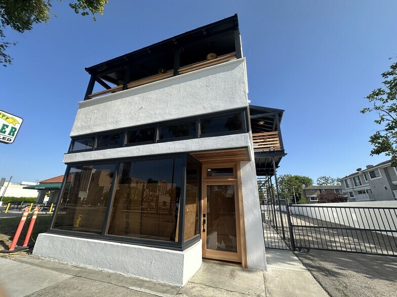 604-606 W Lincoln Ave, Anaheim, CA à louer - Photo de l’immeuble – Image 3 sur 17