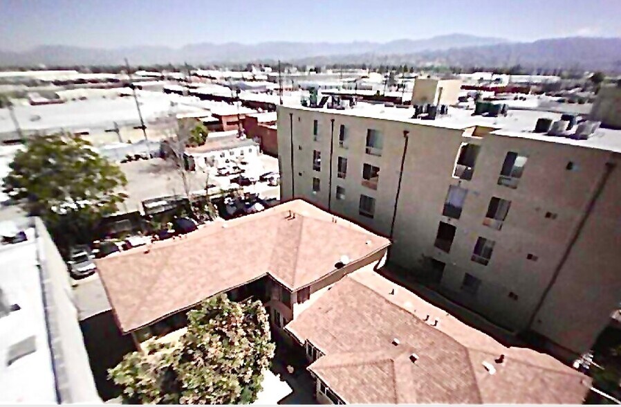 12045 Hart St, North Hollywood, CA à vendre - Photo de l’immeuble – Image 1 sur 7