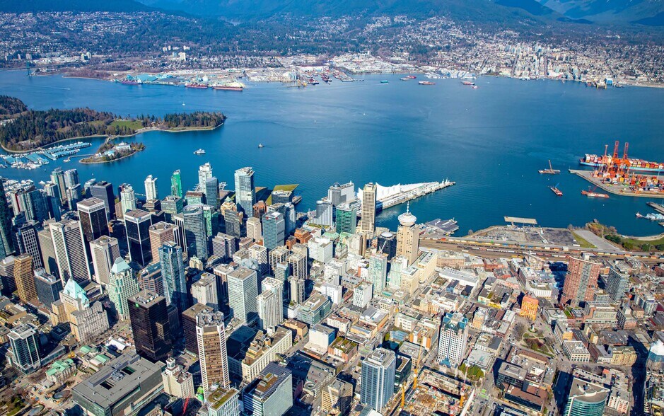 390 Hastings St W, Vancouver, BC à louer - Photo de l’immeuble – Image 2 sur 6