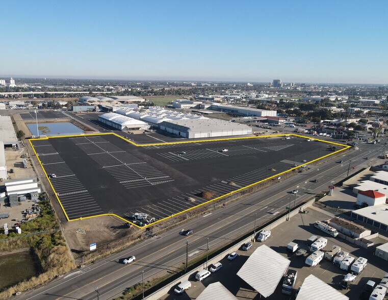 1515 S Fresno Ave, Stockton, CA à louer - Photo de l’immeuble – Image 3 sur 5