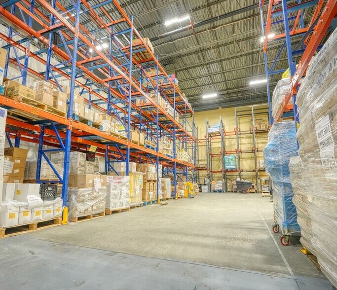 1800 Motor Pky, Islandia, NY à vendre - Photo de l’immeuble – Image 3 sur 8