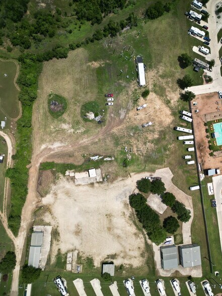 126 Grist Mill Rd, Kyle, TX à louer - Photo de l’immeuble – Image 2 sur 9