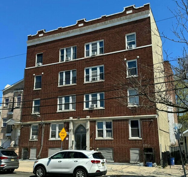 78Units JC portefeuille de 4 biens à vendre sur LoopNet.fr - Photo de l’immeuble – Image 3 sur 8