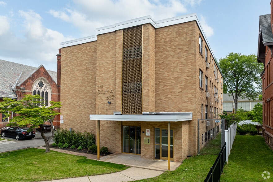 Asylum Ave Portfolio portefeuille de 3 biens à vendre sur LoopNet.fr - Photo principale – Image 3 sur 3