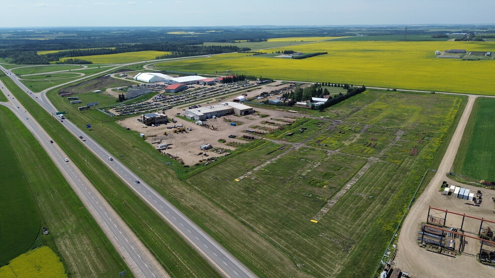 430077 Range 261 rd, Ponoka, AB à vendre - Aérien – Image 2 sur 3