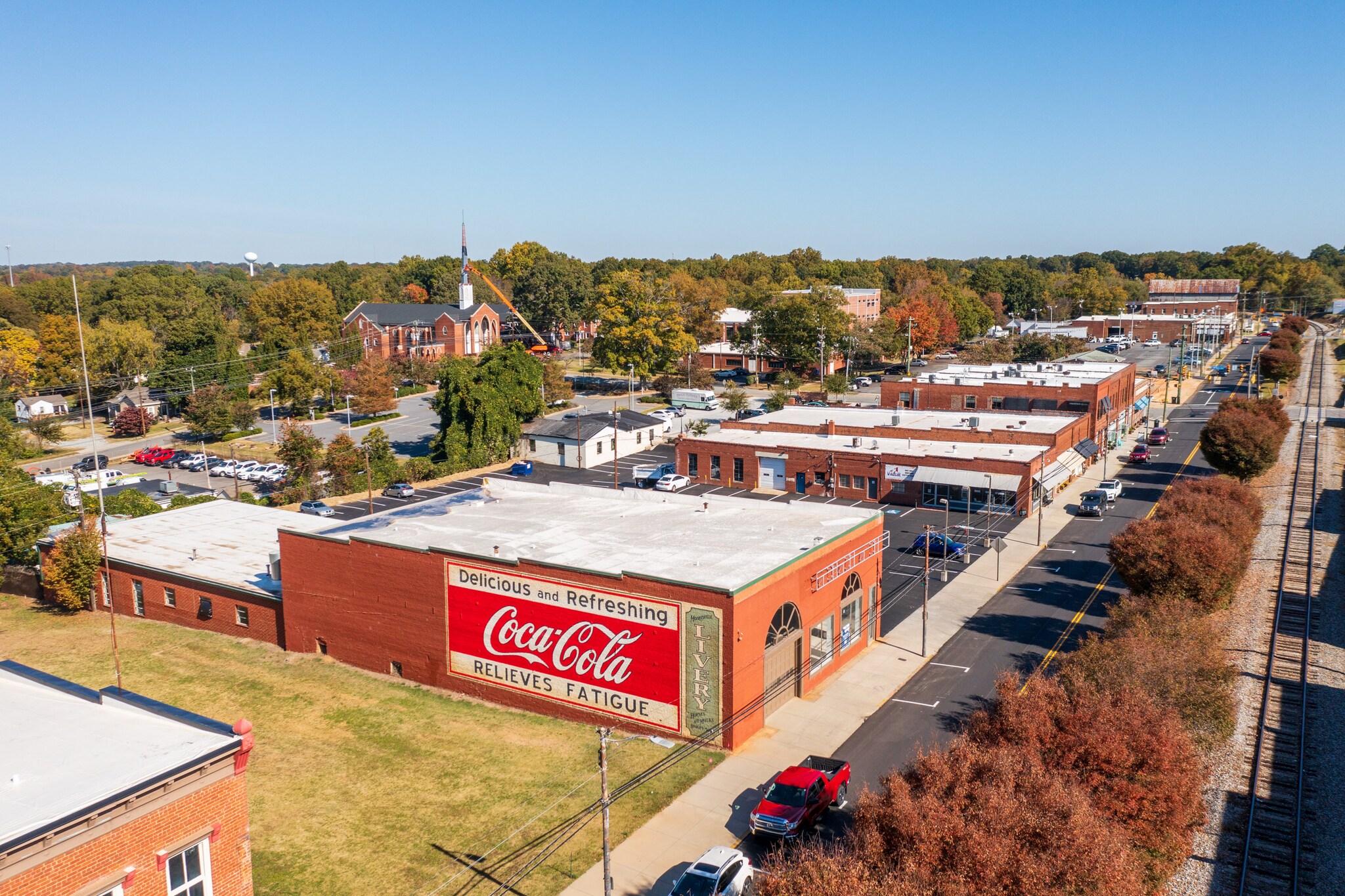 128-162 N Broad St, Mooresville, NC à louer Photo principale– Image 1 sur 18