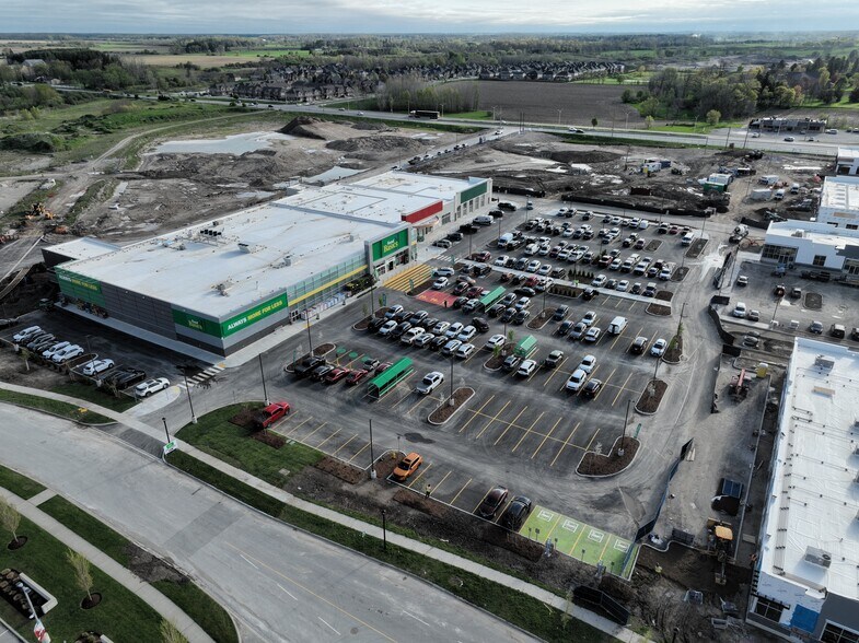 1300 Fanshawe Park Rd E, London, ON à louer - Photo de l’immeuble – Image 1 sur 4