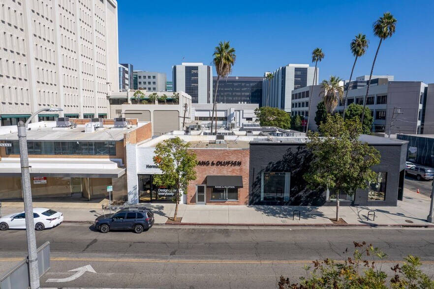 100-108 N Robertson Blvd, Los Angeles, CA à louer - Photo de l’immeuble – Image 2 sur 9