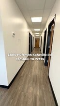 22810 Hufsmith Kohrville Rd, Tomball, TX à louer - Vidéo sur l’annonce professionnelle 