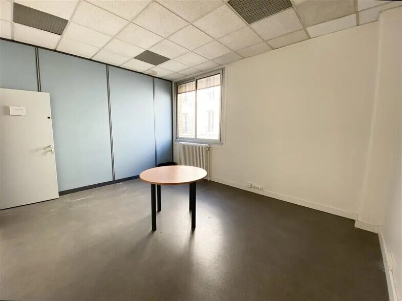 Bureau dans Paris à louer - Photo de l’immeuble – Image 2 sur 6