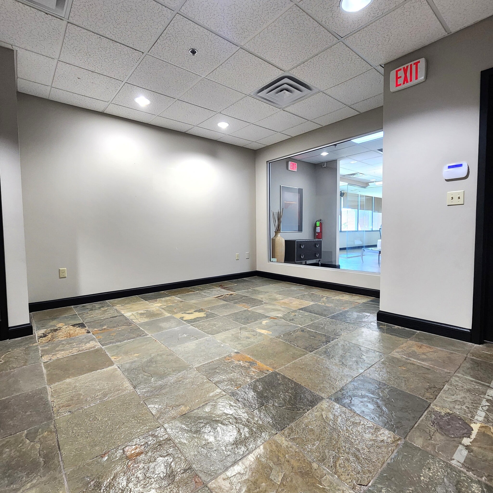 521 W Wilshire Blvd, Oklahoma City, OK à vendre Photo de l’immeuble– Image 1 sur 11