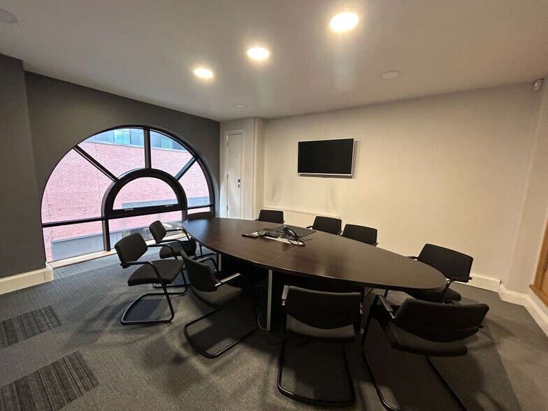 9 James St S, Belfast à louer - Photo de l’immeuble – Image 2 sur 5